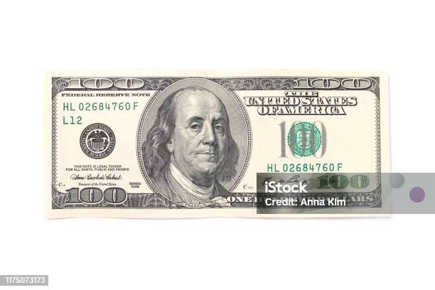 Cien Dólares Aislados Sobre Fondo Blanco Foto de stock y más banco de imágenes de Billete Cien Dólares Aislados Sobre Fondo Blanco Foto de stock y más banco de imágenes de Billete