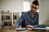 junger-mann-arbeitet.jpg?b=1&s=170x170&k=20&c=fSFyCW9OxTsoiyOfryPcAjVKantIufDx_Iw_zi2lFCs=
