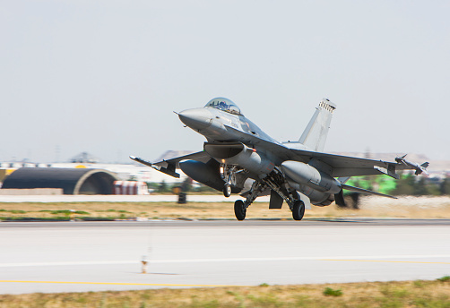 F-16 Fighter Jet taking off