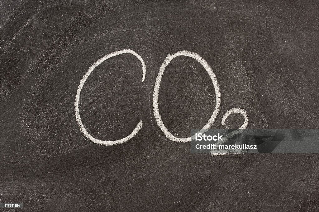Химическая символ для диоксида углерода на доске - Стоковые фото Без людей роялти-фри
