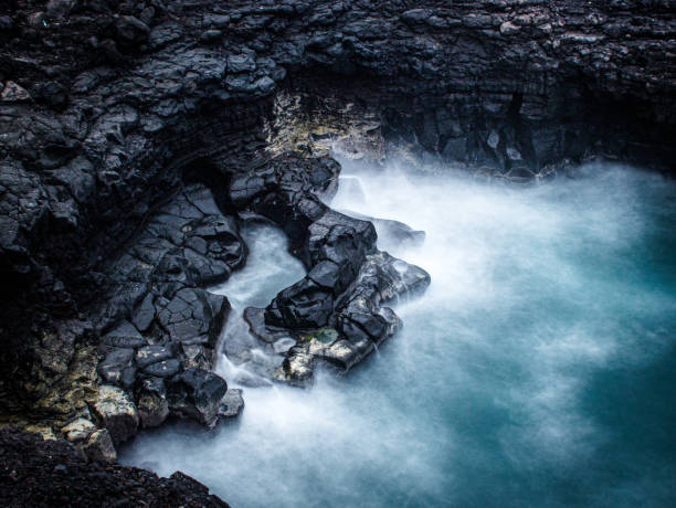 longue exposition d'une scène côtière sauvage à tenerife - longtime photos et images de collection