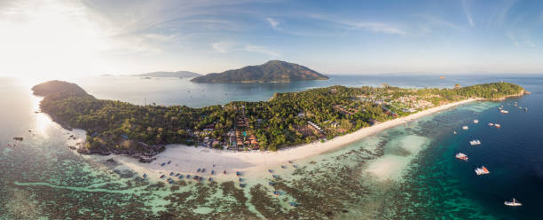 Scenery of Lipe island with coral reef in tropical sea on summer Aerial view Scenery of Lipe island with coral reef in tropical sea on summer satun province stock pictures, royalty-free photos & images