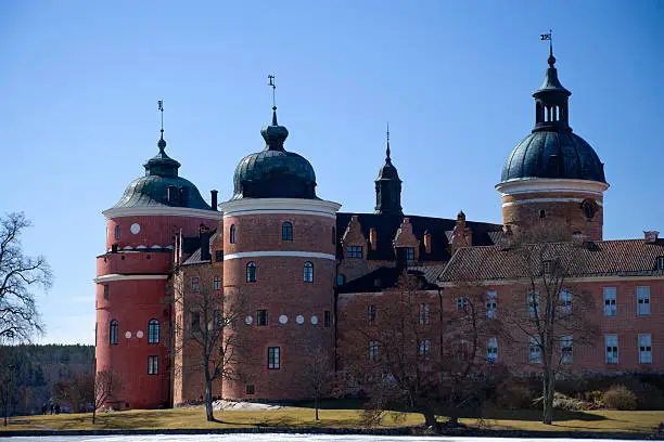 Gripsholm Castle (Gripsholms Slott) is a castle in Sweden and is regarded as one of Sweden's finest historical monuments. http://www.pbase.com/annayu/image/103157216.jpg
