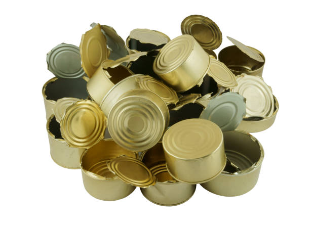 latas de estanho usadas isoladas - can dented canned food damaged - fotografias e filmes do acervo