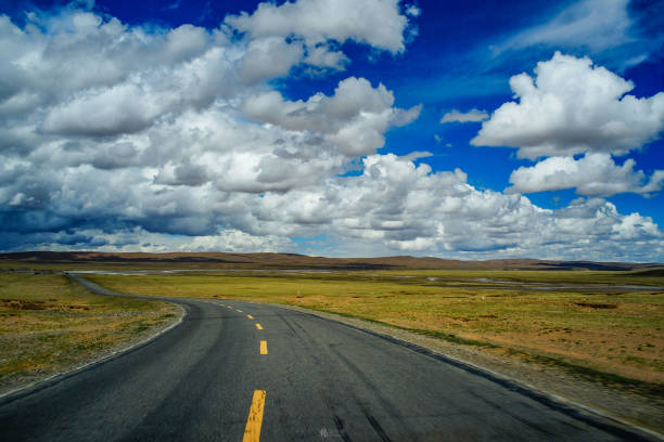 istock high way in north tibet 1175182469