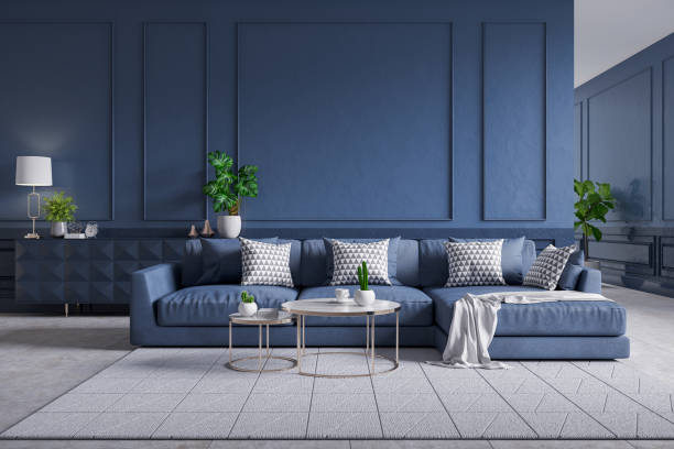 modernes interieur des wohnzimmers, blaues sofa mit cofee-tisch auf teppichfliesen und dunkelblaue wand, 3d rendering - living room blue sofa carpet stock-fotos und bilder