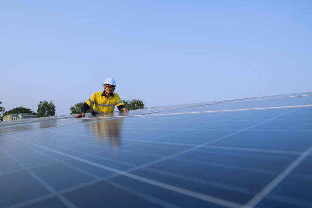 istock Young engineers who are expert in solar power generation systems, alternative electricity source, concept of sustainable resources 1175256554