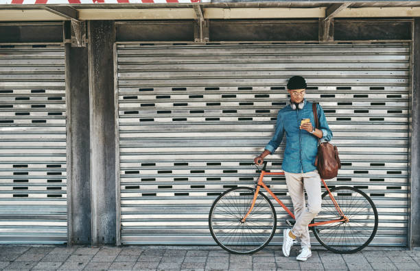 istock I'm a modern guy living in a modern city 1175266188