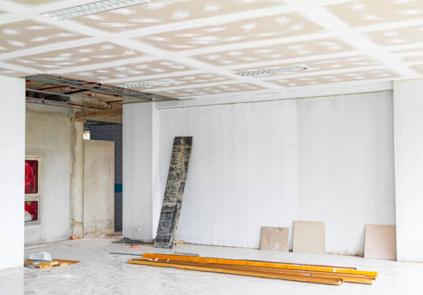 istock gypsum board ceiling structure and plaster mortar wall painted foundation white decorate interior room in building construction site 1175289171