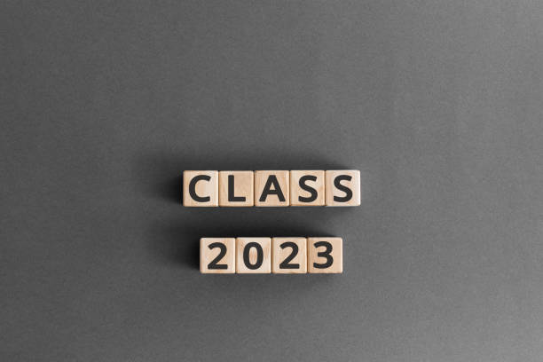 класс 2023 - слово из деревянных блоков с буквами - superlative стоковые фото и изображения