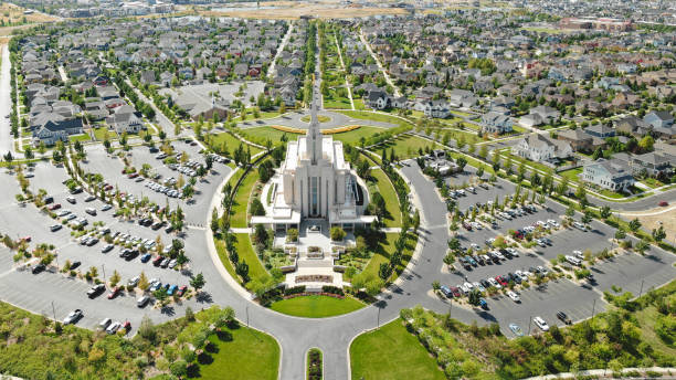 istock LDS Temple in South Jordan 1175306864