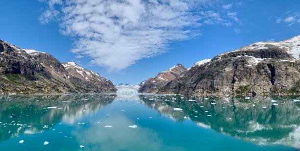 panoramic view of glacier in prince christian sound - icecap imagens e fotografias de stock