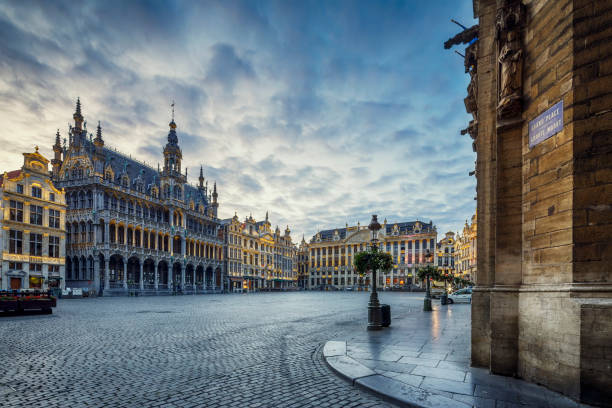 Grand Place Square in Brussels, Belgium The Grand Place (Grand Square) or Grote Markt (Grand Market) is the central square of Brussels. Built structures dates back to between 15th and 17th century. unesco world heritage site photos stock pictures, royalty-free photos & images