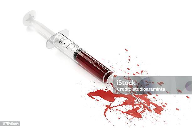 Foto de Bloody Seringa e mais fotos de stock de Branco - Branco, Clínica Médica, Conceito