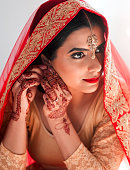 nichts-macht-ein-markanteres-statement-als-rot-und-gold.jpg?b=1&s=170x170&k=20&c=S9QI6oH56PCJDSdSKH2_8Cl4IM3zXGa1nmLgaldPpTQ=