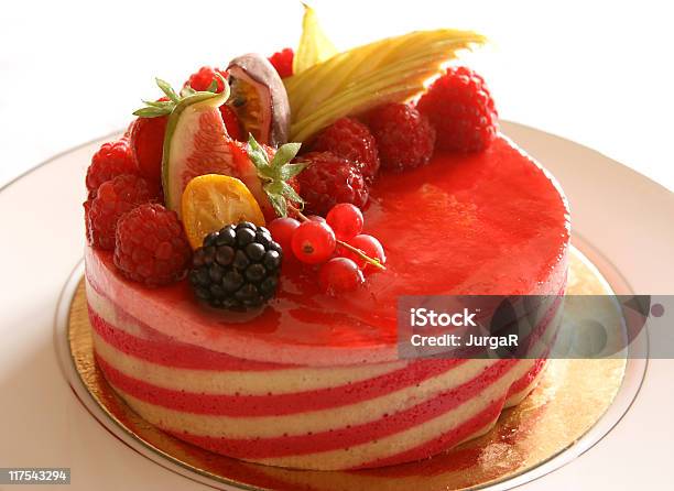 Torta Di Frutta - Fotografie stock e altre immagini di Cibo - Cibo, Close-up, Composizione orizzontale