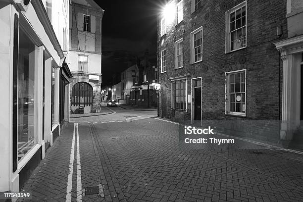 Antiga Rua Preto E Branco - Fotografias de stock e mais imagens de Aldeia - Aldeia, Alfalto, Antigo