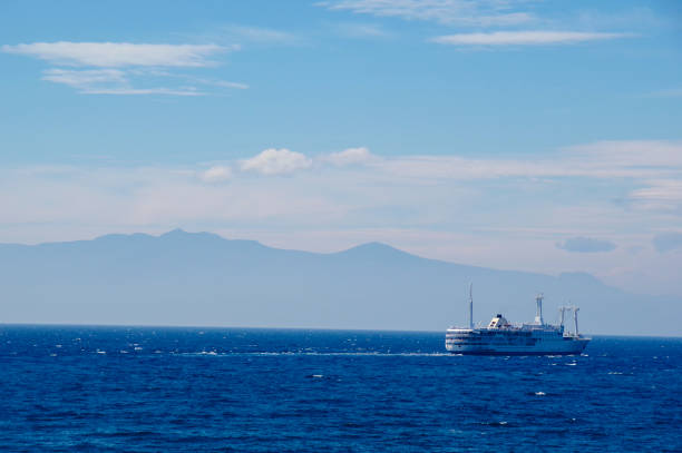 пассажирское судно - cruise passenger ship nautical vessel vacations стоковые фото и изображения