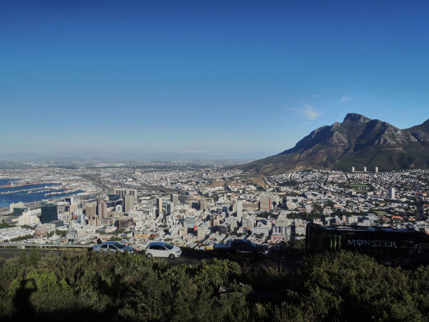 панорамный вид на кейптаун с холма сигнал в - south africa cape town panoramic the garden route стоковые фото и изображения