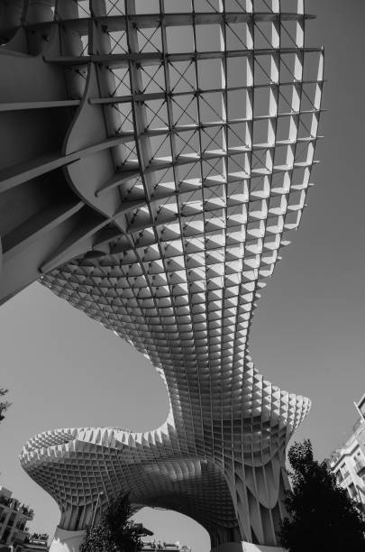 space metropol parasol, setas de sevilla en monochrome - style d'impression d'art - plaza de la encarnación photos et images de collection