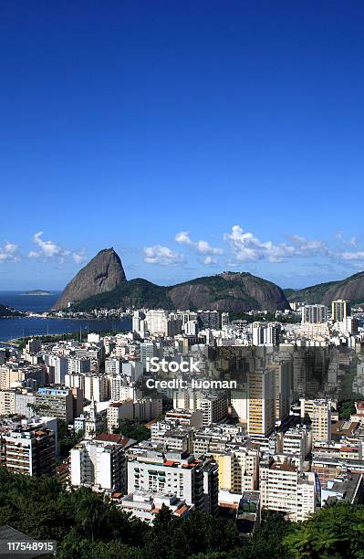 Rio De Janeiro - zdjęcia stockowe i więcej obrazów Bez ludzi - Bez ludzi, Bezchmurne niebo, Budowla mieszkaniowa