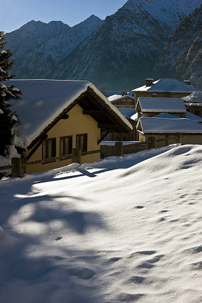 chalet  roberto alagna stock pictures, royalty-free photos & images