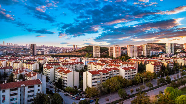 흐린 날 앙카라 카욜루 지구의 공중 영상 - photography tower cityscape flag 뉴스 사진 이미지