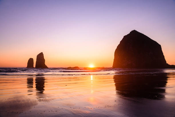 istock Sunset Landscape of Haystack Rock at Cannon Beach Oregon 1175555089