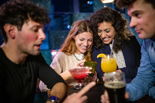 istock Nightlife with friends 1175580141