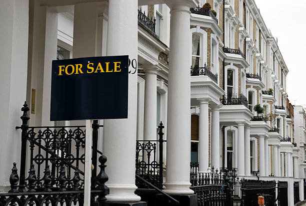 istock Terraced house For Sale at West-London. 117559628