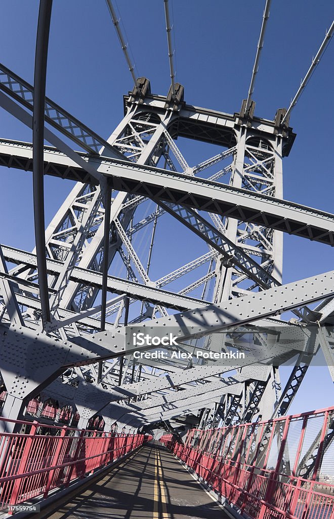 Williamsburg Bridge tra Manhattan e Brooklyn a New York - Foto stock royalty-free di Acciaio