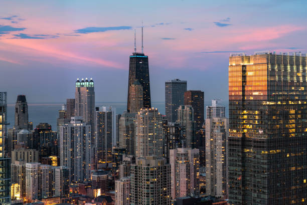 istock Chicago River North at Dusk 1175612564