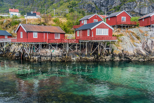 วิวของ Å หมู่บ้านชาวประมงขนาดเล็กที่มีชื่อสั้นที่สุดบนเกาะ Lofoten ประเทศนอร์เวย์ ภาพสต็อก - ดาวน์โหลดรูปภาพตอนนี้ - iStock