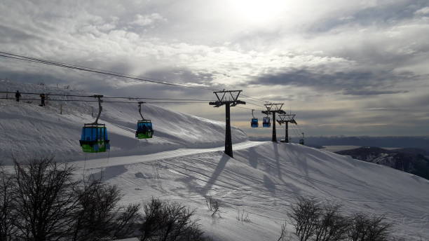 stazione sciistica di bariloche - ski lift nobody outdoors horizontal foto e immagini stock