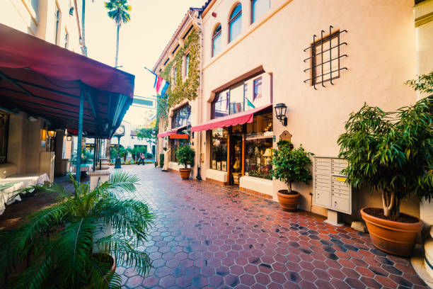 istock Elegant alley in downtown Santa Barbara 1175722441
