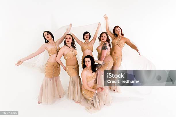 Gruppo Di Donne Danza Del Ventre - Fotografie stock e altre immagini di Danza del ventre - Danza del ventre, Donne, Addome umano