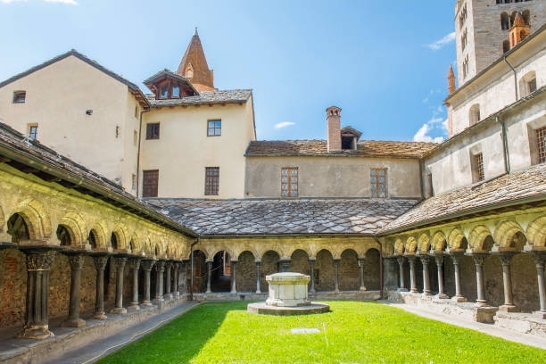 Church of Sant Orso, Aosta, Valle d'Aosta, Italy cloister of collegiate church in Aosta, northern Italy, dedicated to Saint Ursus of Aosta cloister stock pictures, royalty-free photos & images