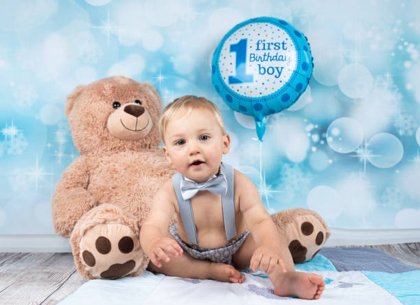 istock Baby Birthday Cake Smash 1175765546