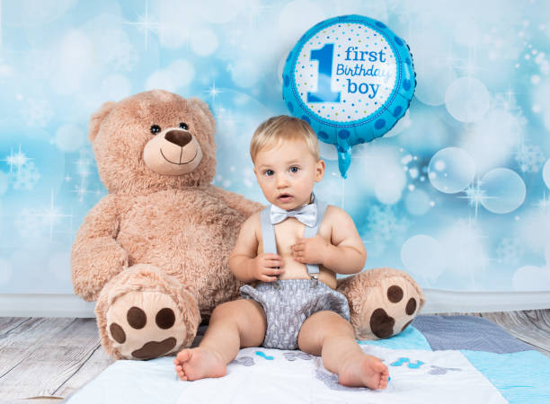 istock Baby Birthday Cake Smash 1175765589