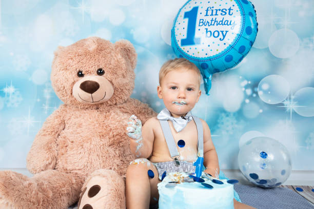 istock Baby Birthday Cake Smash 1175766193