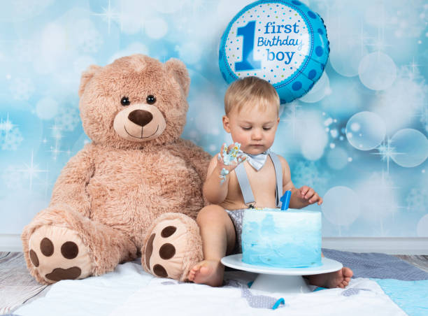 istock Baby Birthday Cake Smash 1175766197