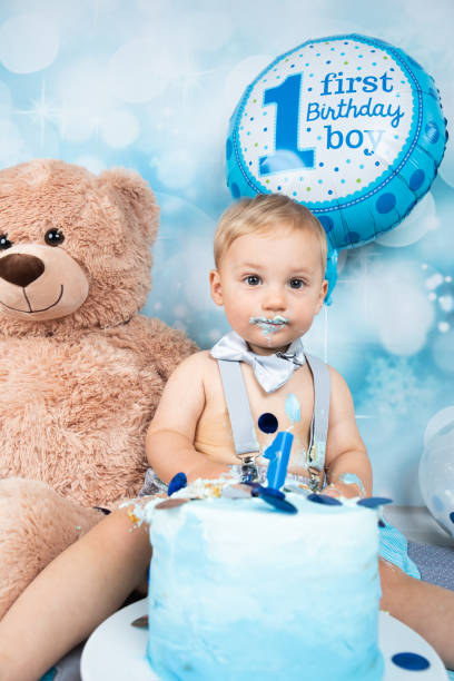 istock Baby Birthday Cake Smash 1175766304