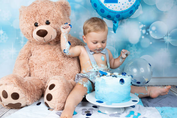 istock Baby Birthday Cake Smash 1175766443