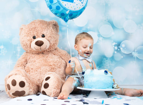 istock Baby Birthday Cake Smash 1175766487