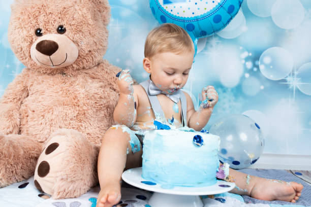 istock Baby Birthday Cake Smash 1175766533
