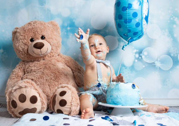 istock Baby Birthday Cake Smash 1175766536