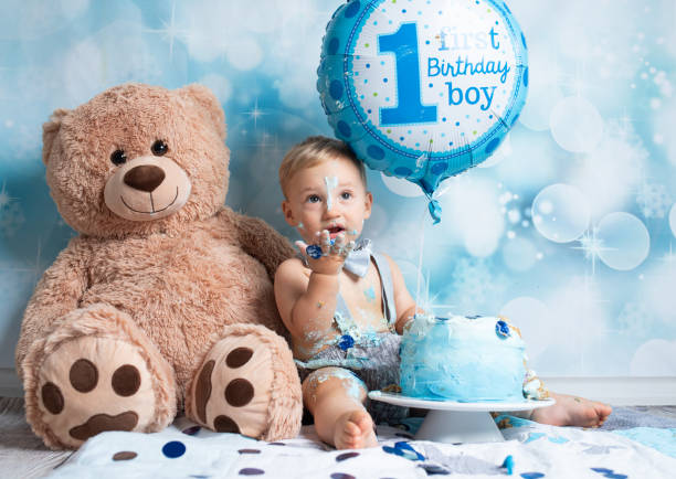 istock Baby Birthday Cake Smash 1175766545