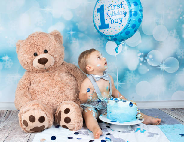 istock Baby Birthday Cake Smash 1175766553