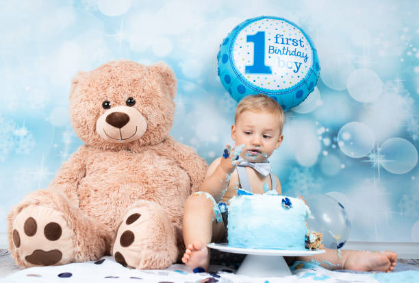 istock Baby Birthday Cake Smash 1175766557