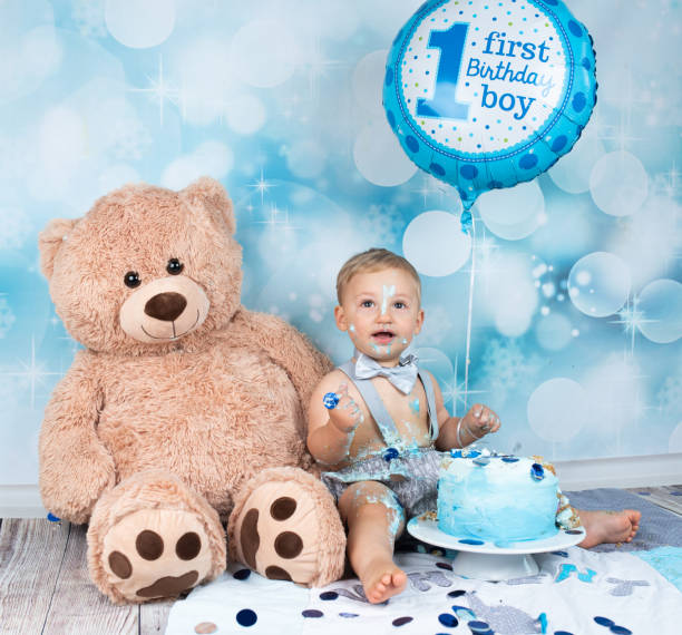 istock Baby Birthday Cake Smash 1175766572